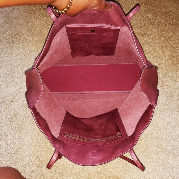 Etienne Aigner Leather Burgundy Tote. - Picture 5 of 5